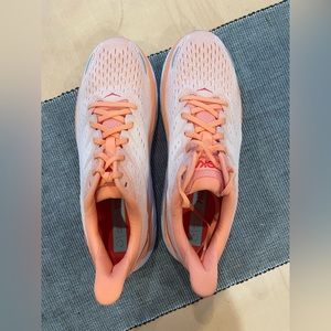 Never used HOKA Clifton’s Cantaloupe Size 11 Women